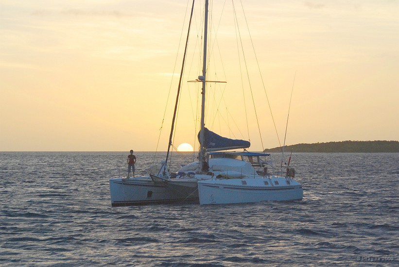 160- Coucher de soleil sur Imagine a l'ilot Ua.JPG